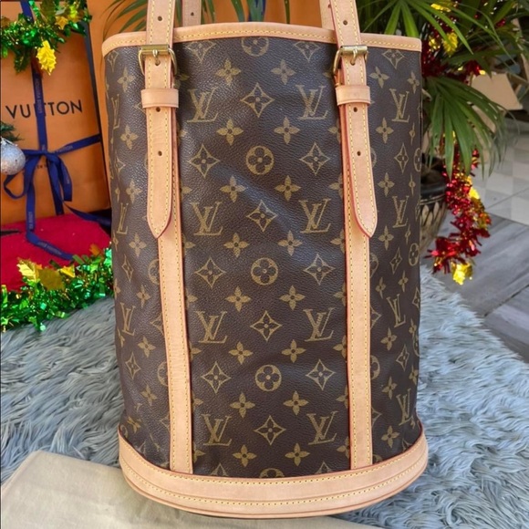 - 🌟 LIKE NEW❤️ LOUIS VUITTON BUCKET GM SHOULDER BAG - Picture 5 of 16